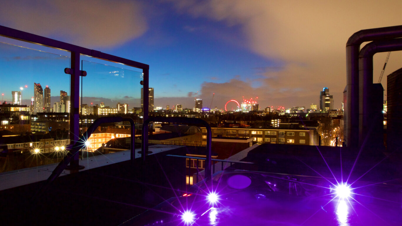 Hot Tub Penthouse Suite